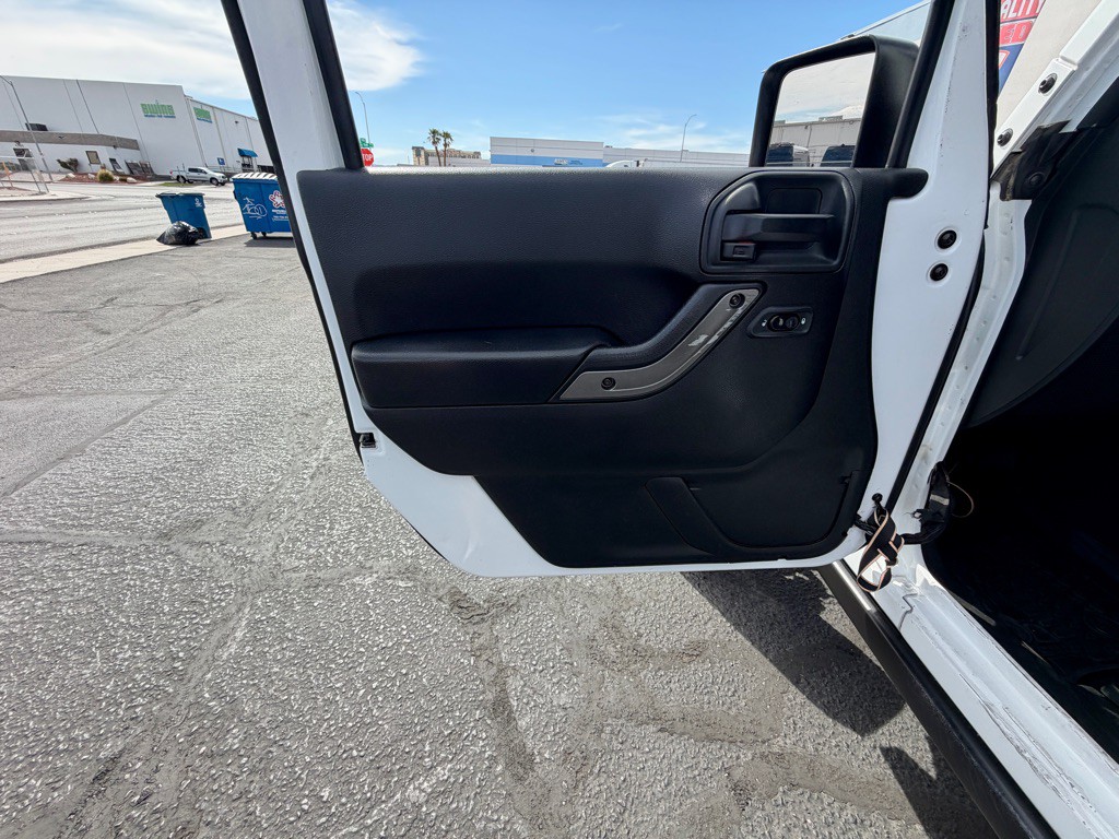 2017 Jeep Wrangler Image 12