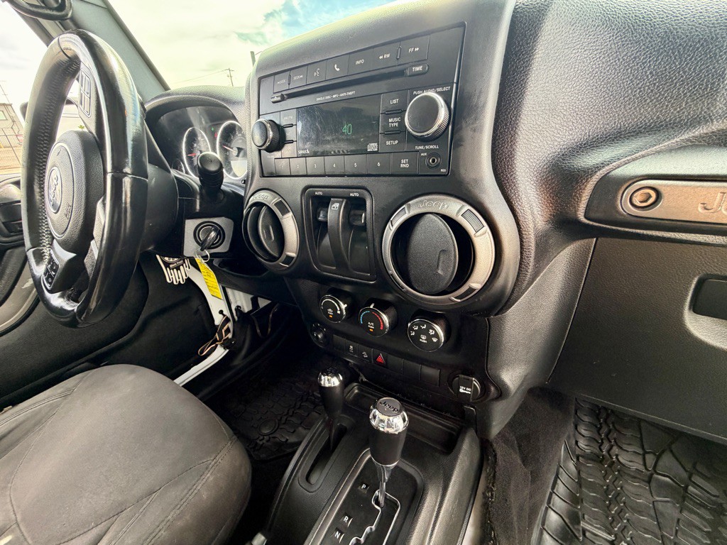 2017 Jeep Wrangler Image 27