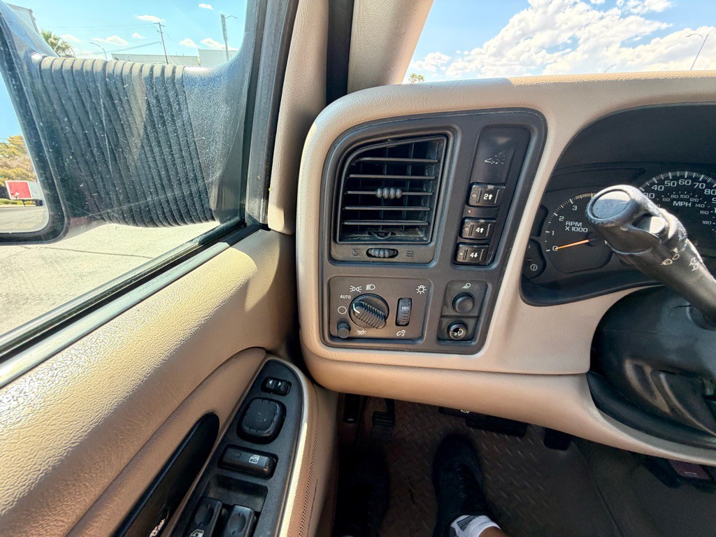 2005 Chevrolet Silverado 1500 Image 30