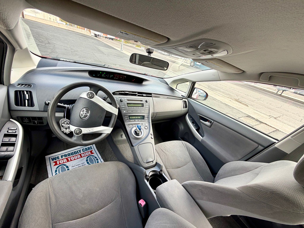 2010 Toyota Prius Image 17