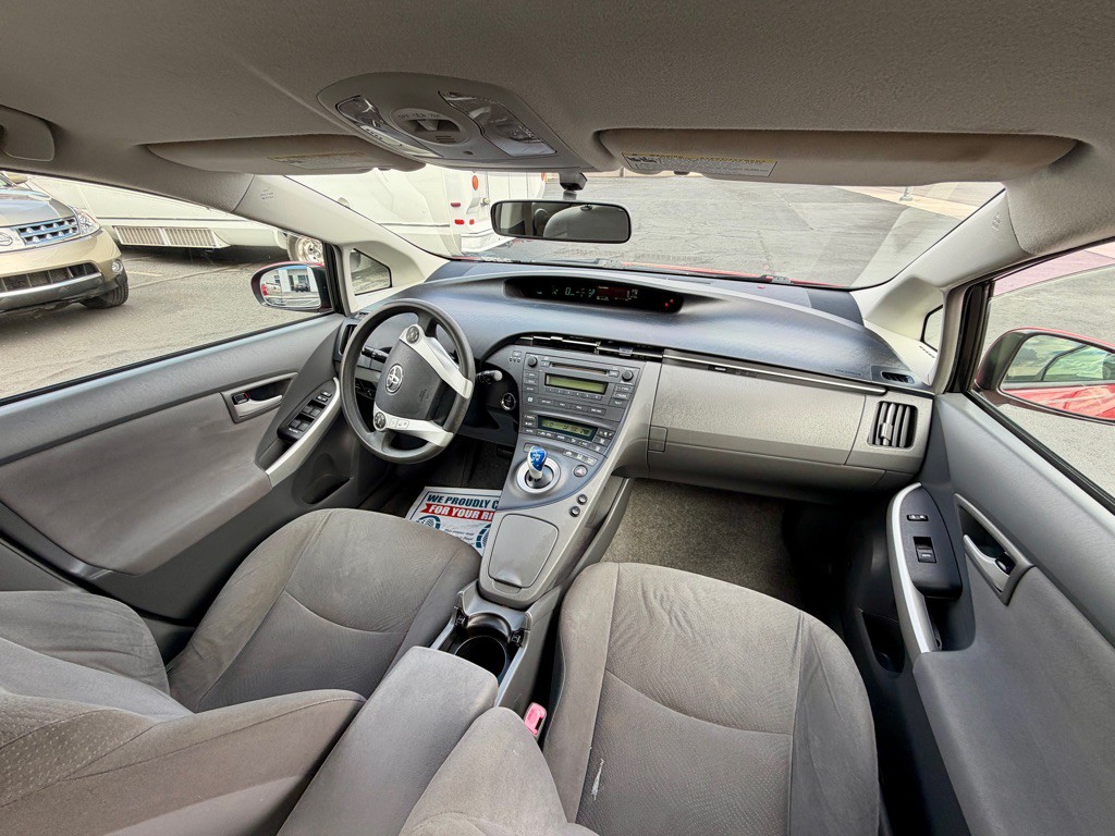 2010 Toyota Prius Image 24