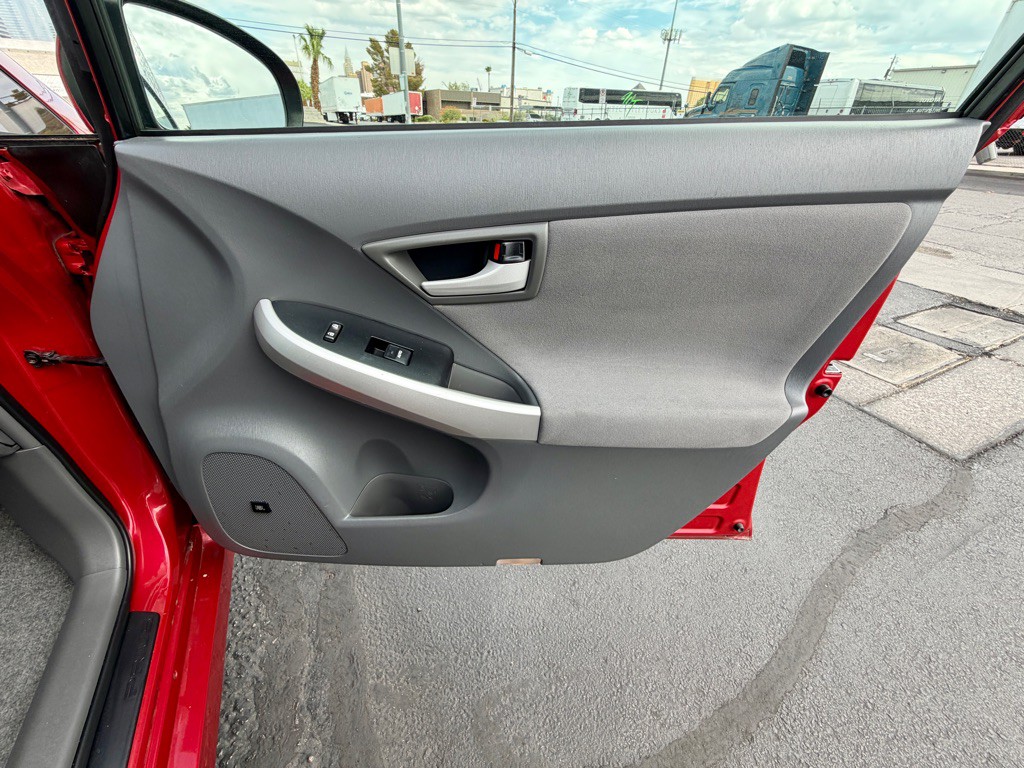 2010 Toyota Prius Image 27