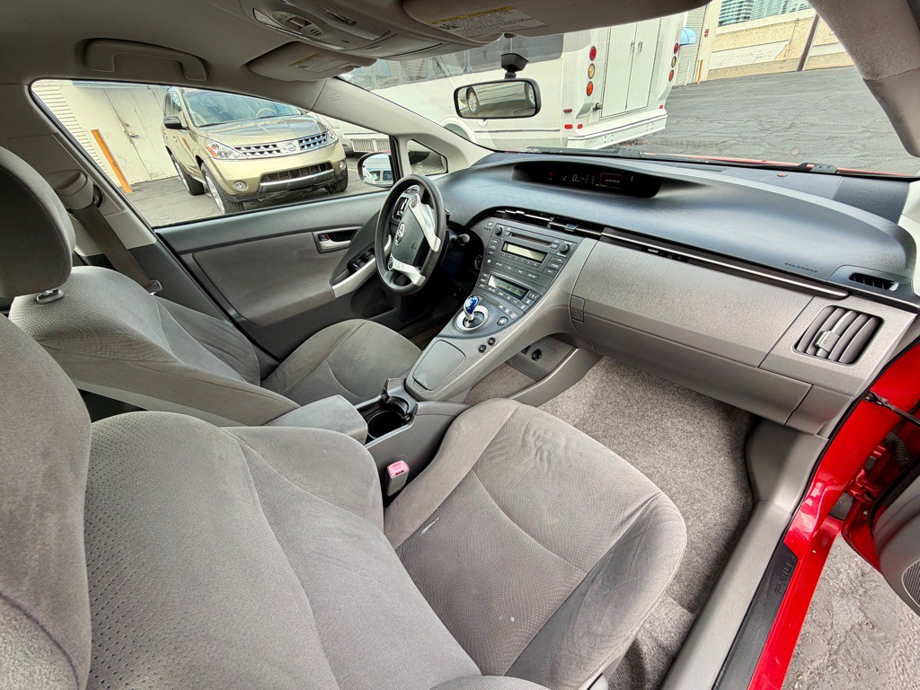 2010 Toyota Prius Image 28