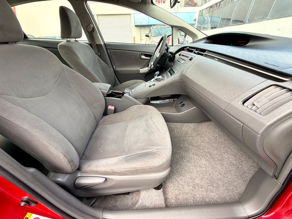 2010 Toyota Prius Image 29