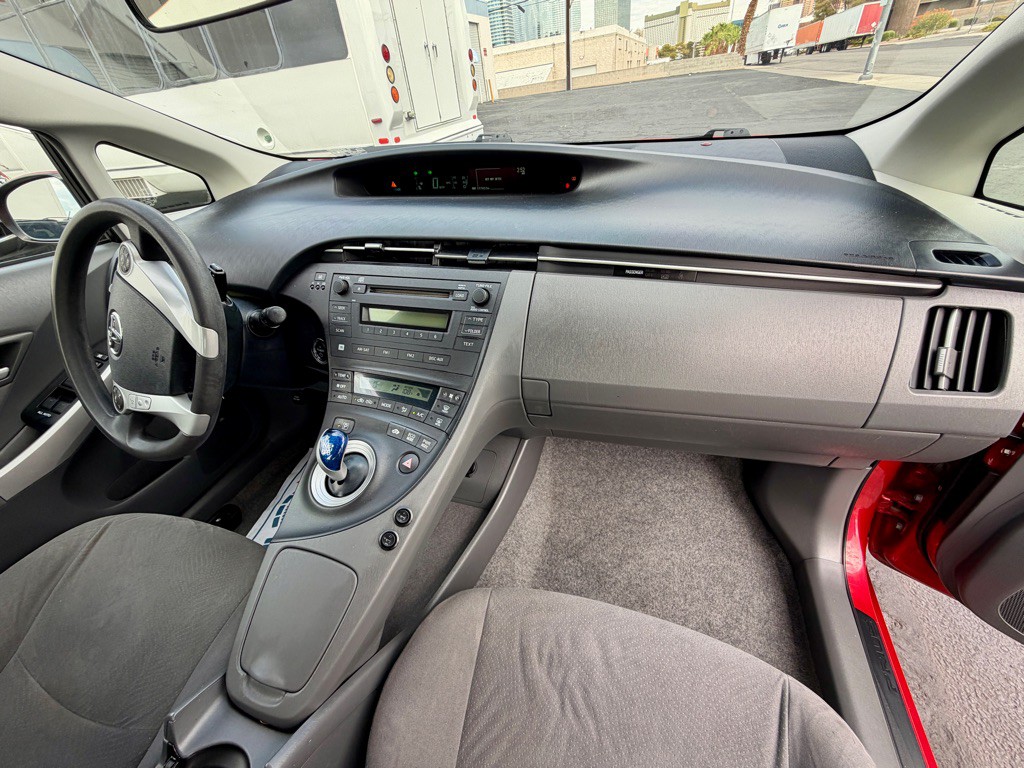 2010 Toyota Prius Image 31