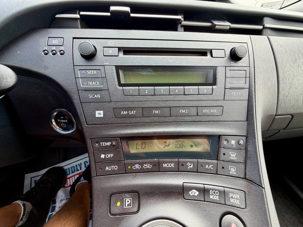 2010 Toyota Prius Image 38