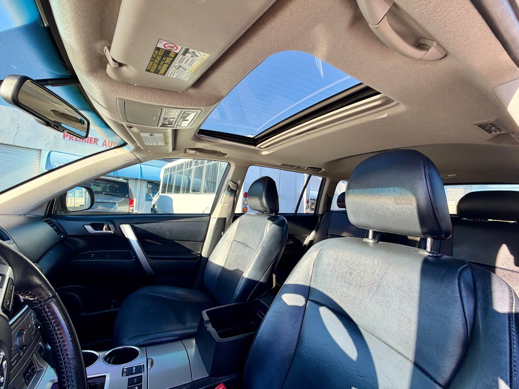 2013 Toyota Highlander Image 13