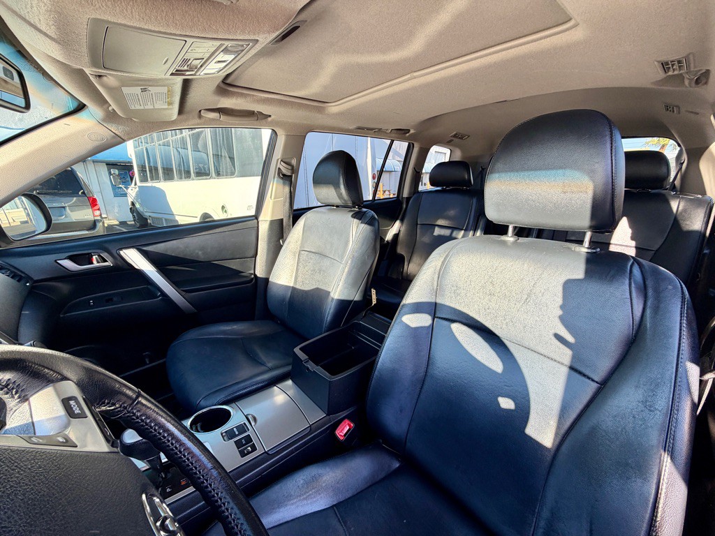 2013 Toyota Highlander Image 14