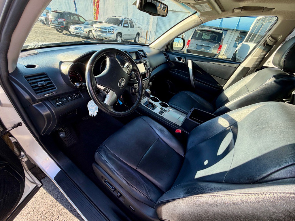 2013 Toyota Highlander Image 15
