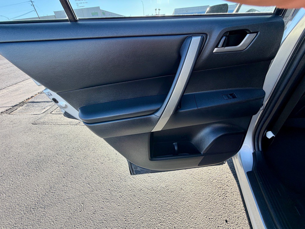 2013 Toyota Highlander Image 16