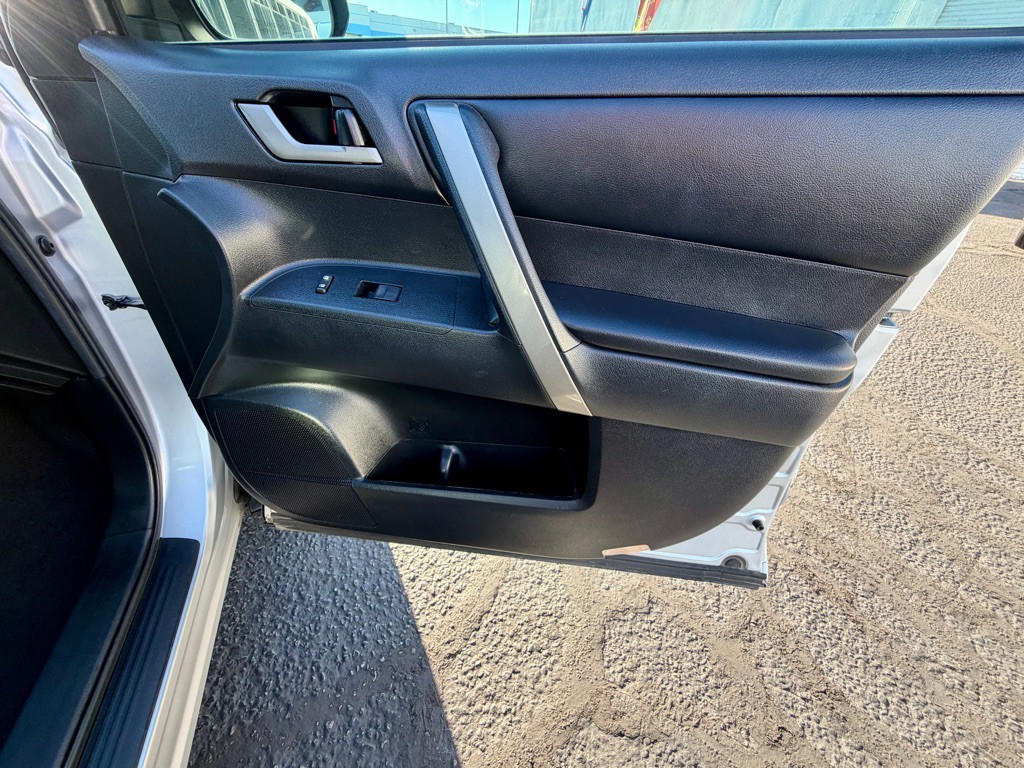 2013 Toyota Highlander Image 29