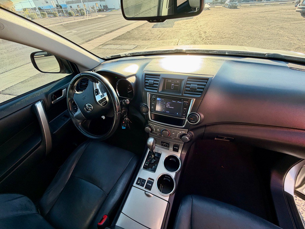 2013 Toyota Highlander Image 32