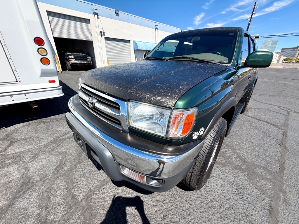 2000 Toyota 4Runner Image 1