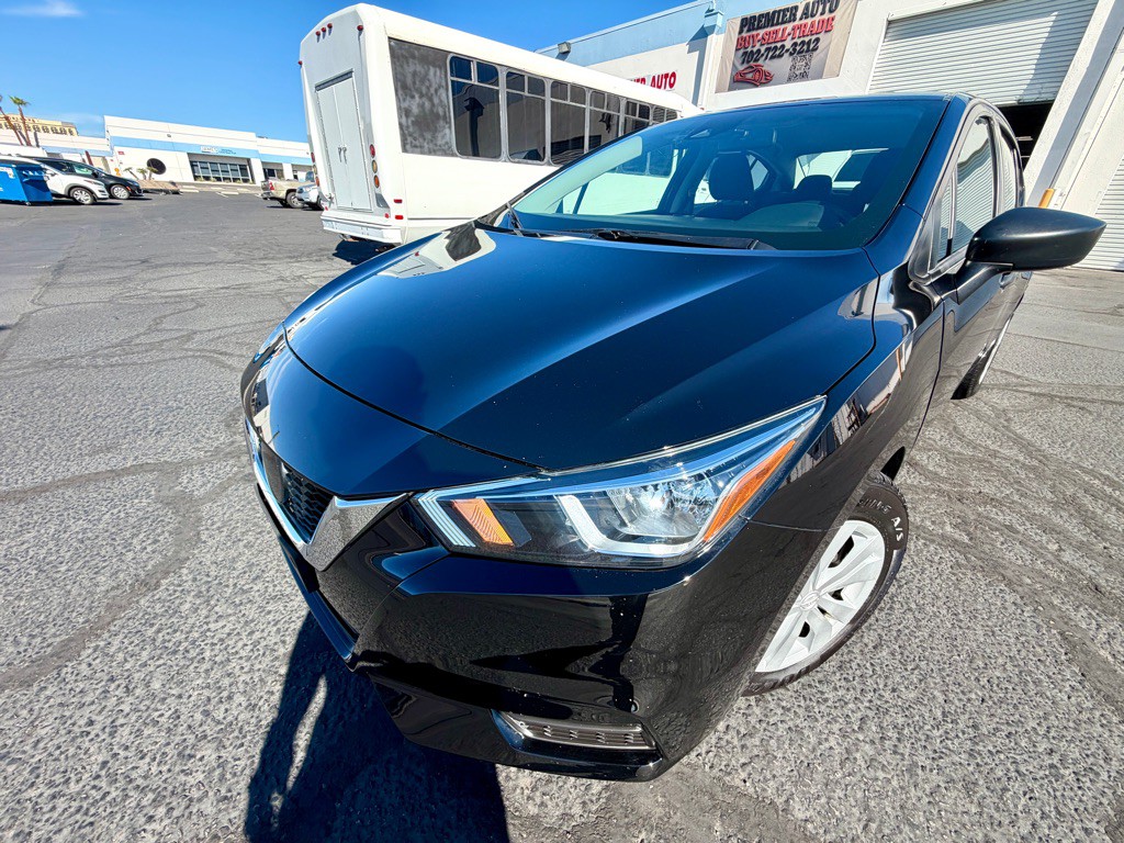 2021 Nissan Versa Image 1