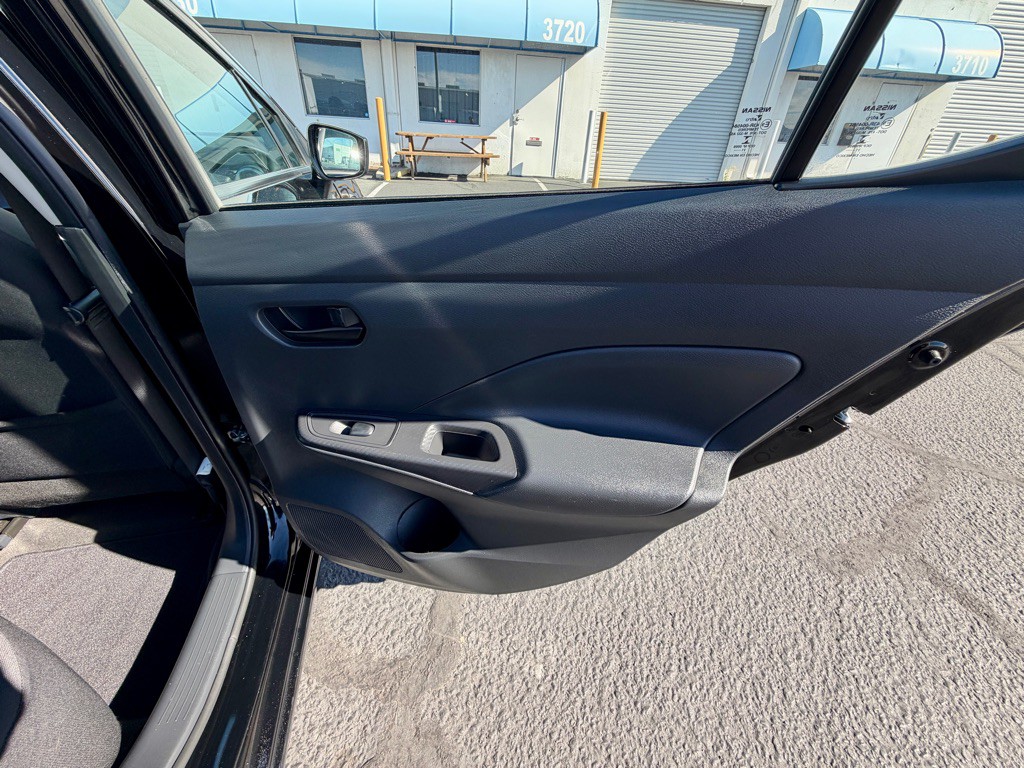 2021 Nissan Versa Image 22