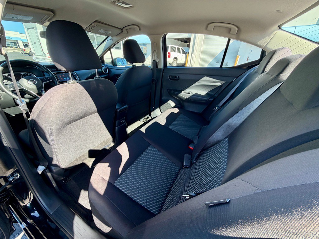 2021 Nissan Versa Image 36
