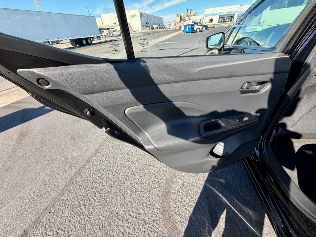 2021 Nissan Versa Image 37
