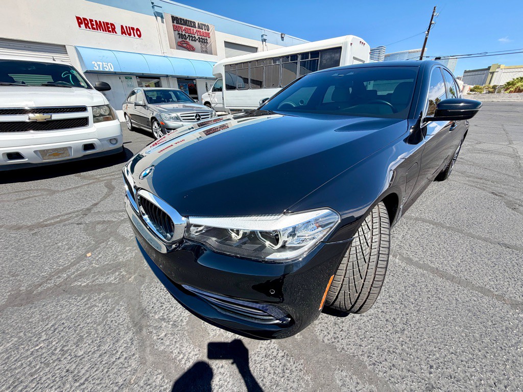 2019 BMW 5 Series Image 1