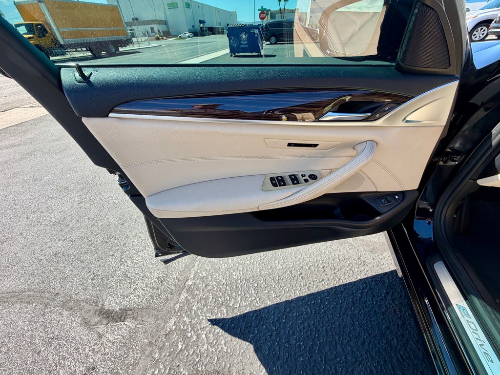 2019 BMW 5 Series Image 13