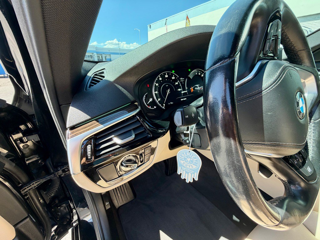 2019 BMW 5 Series Image 23
