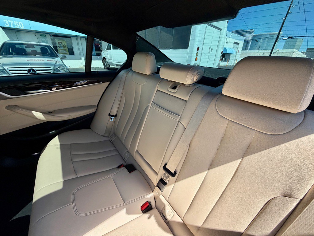 2019 BMW 5 Series Image 34
