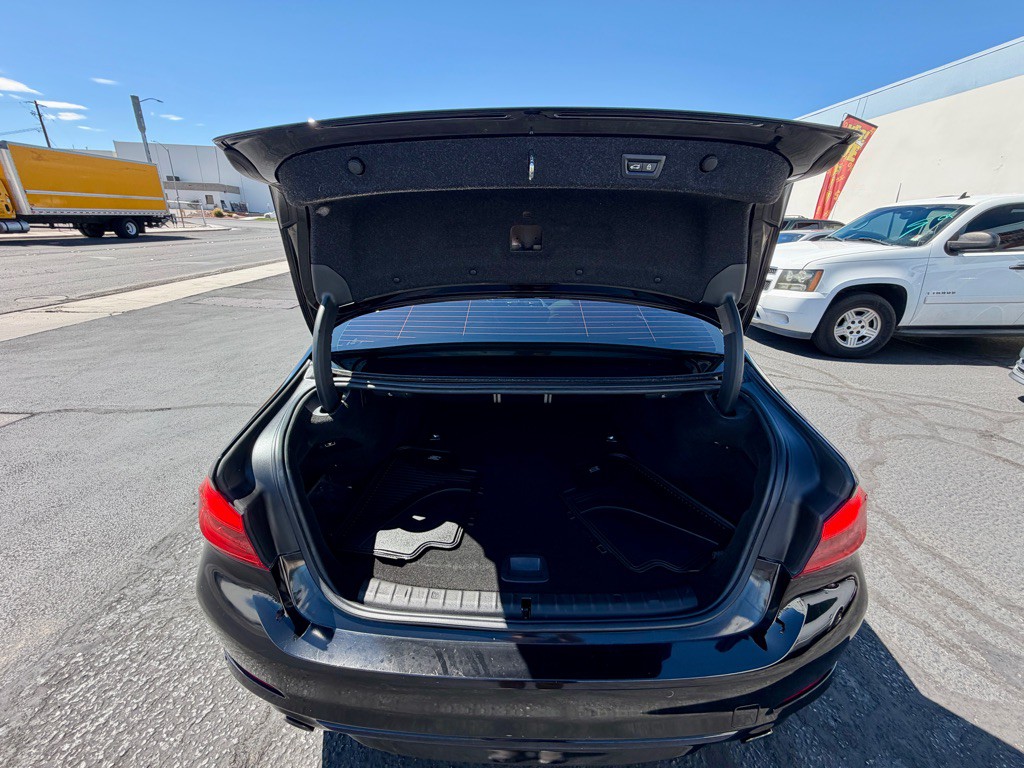2019 BMW 5 Series Image 35