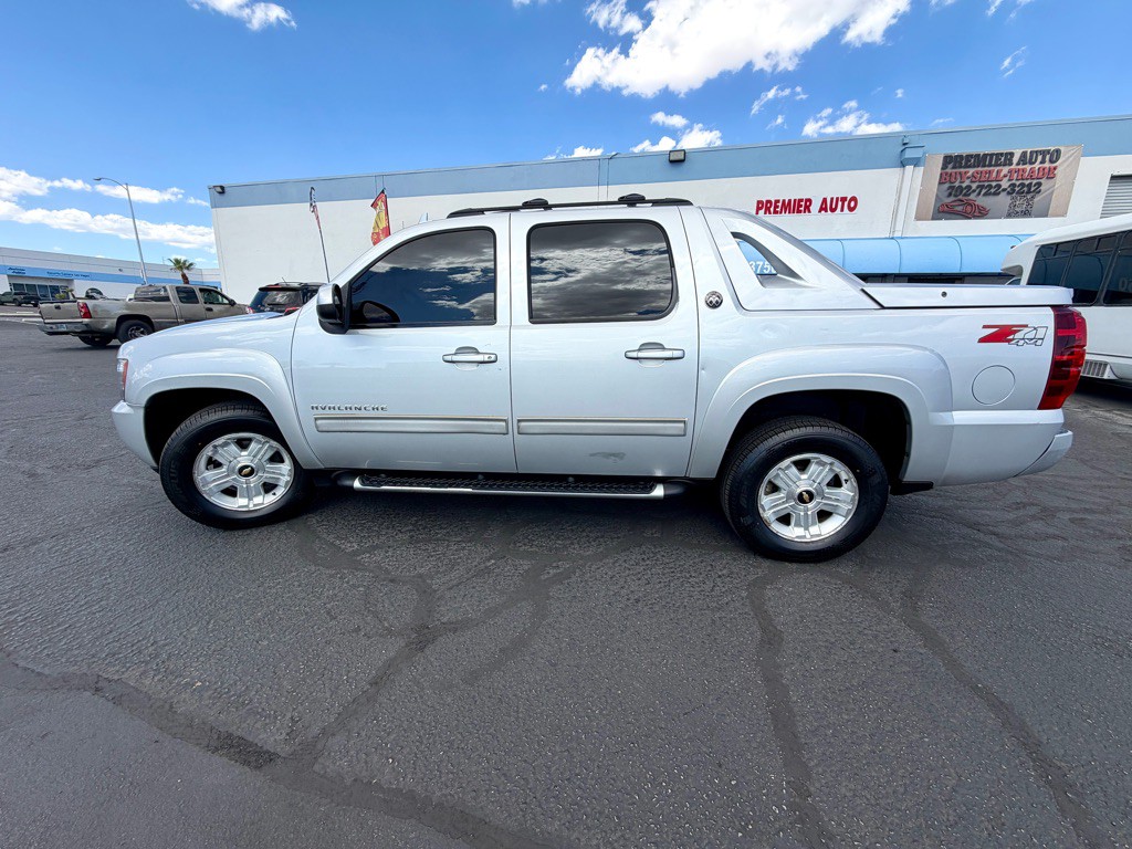 2013 Chevrolet Avalanche Image 7
