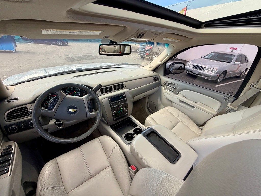 2013 Chevrolet Avalanche Image 23