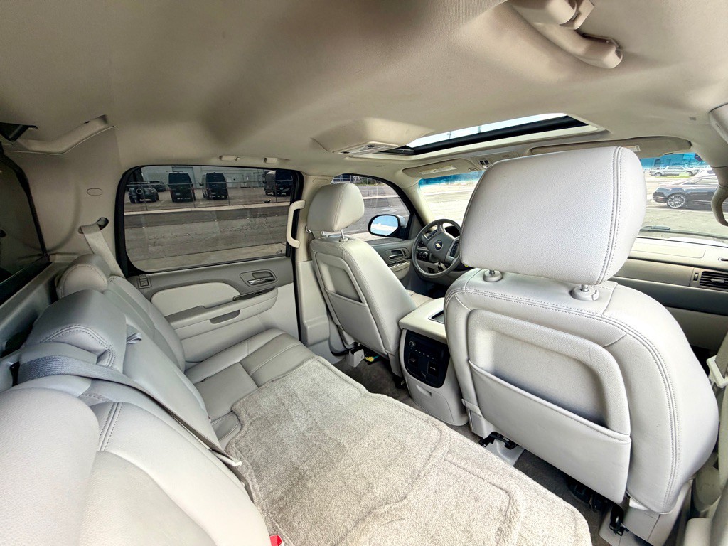 2013 Chevrolet Avalanche Image 26