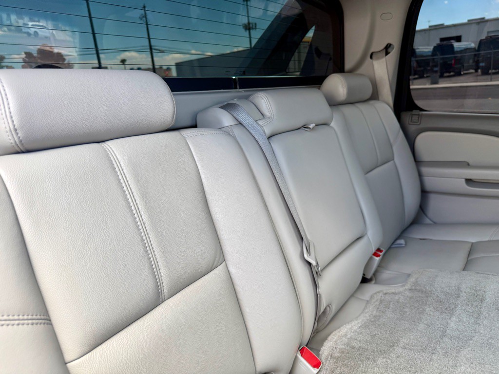 2013 Chevrolet Avalanche Image 27