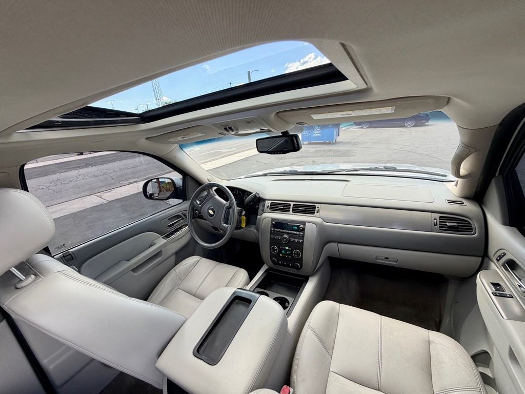 2013 Chevrolet Avalanche Image 28