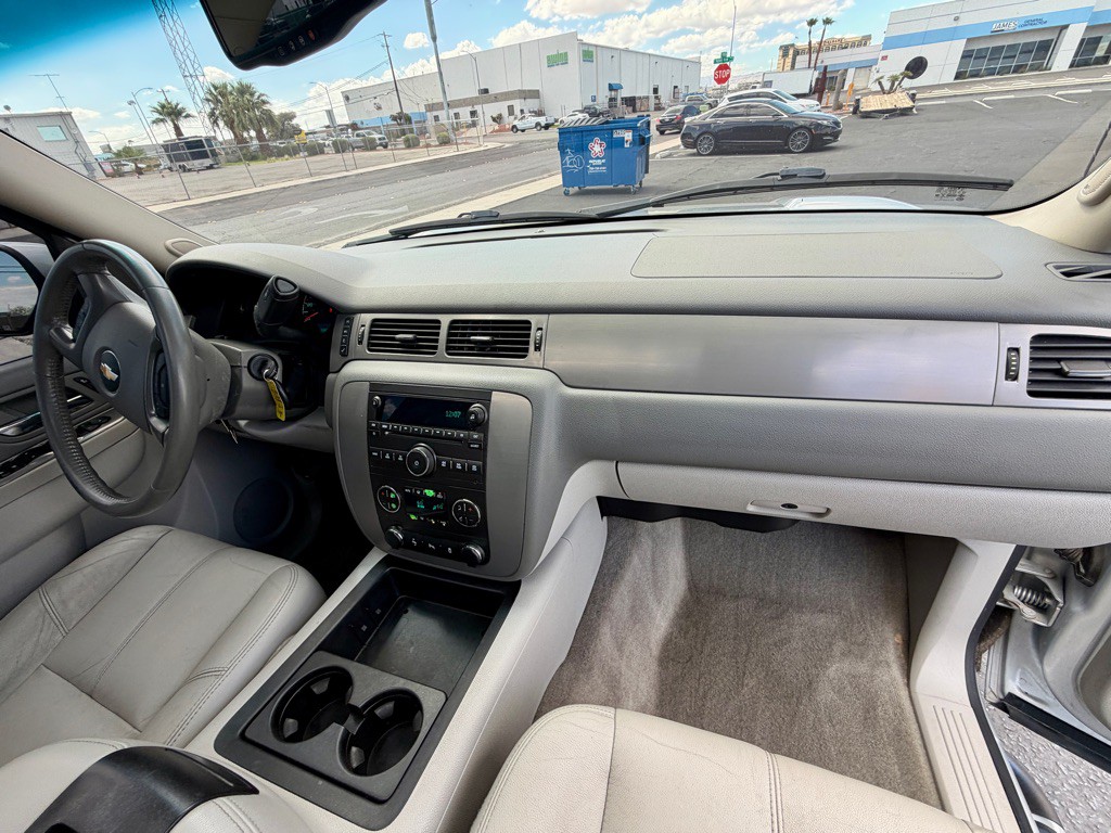 2013 Chevrolet Avalanche Image 34
