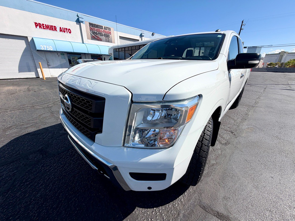2020 Nissan Titan Image 1