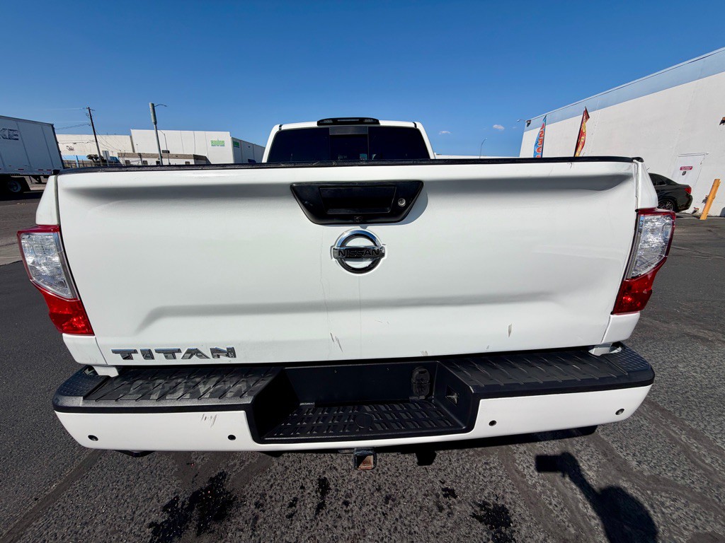 2020 Nissan Titan Image 4