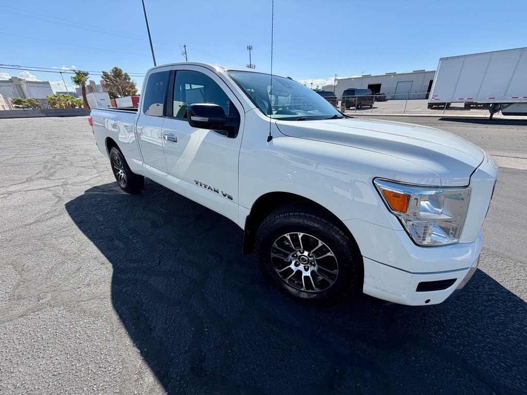 2020 Nissan Titan Image 5