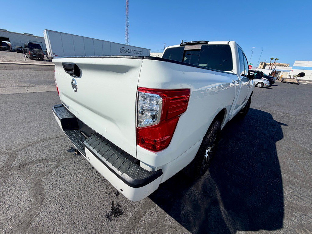 2020 Nissan Titan Image 7