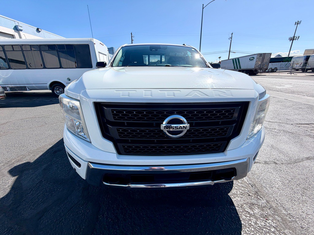 2020 Nissan Titan Image 8