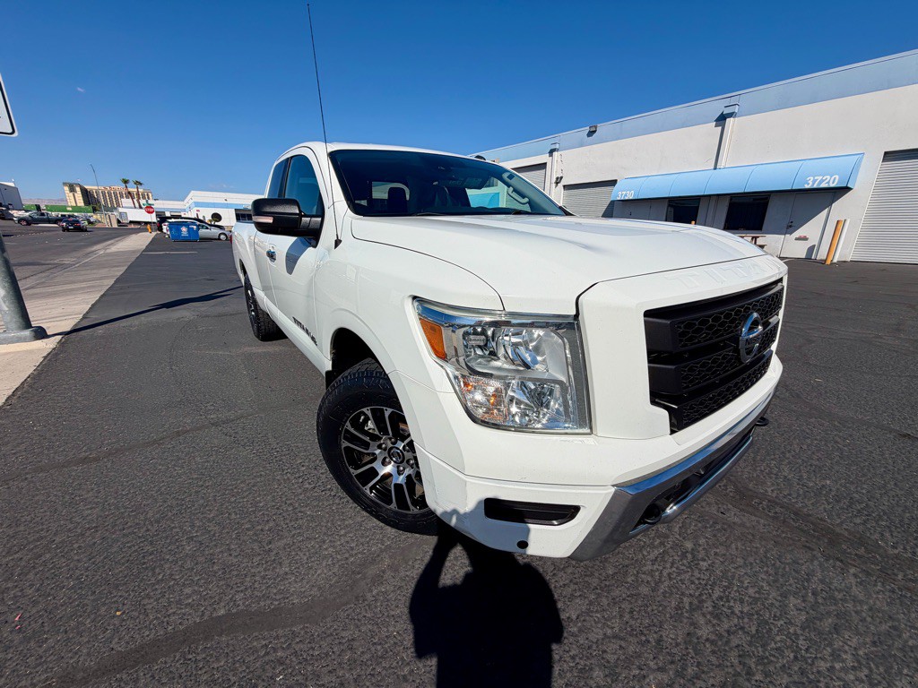 2020 Nissan Titan Image 10