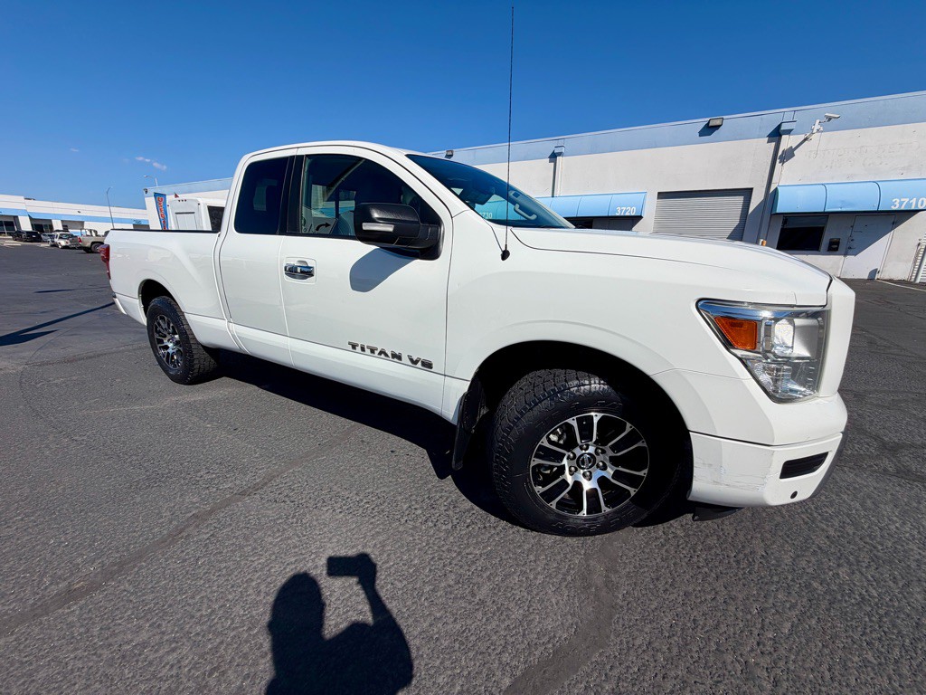 2020 Nissan Titan Image 11