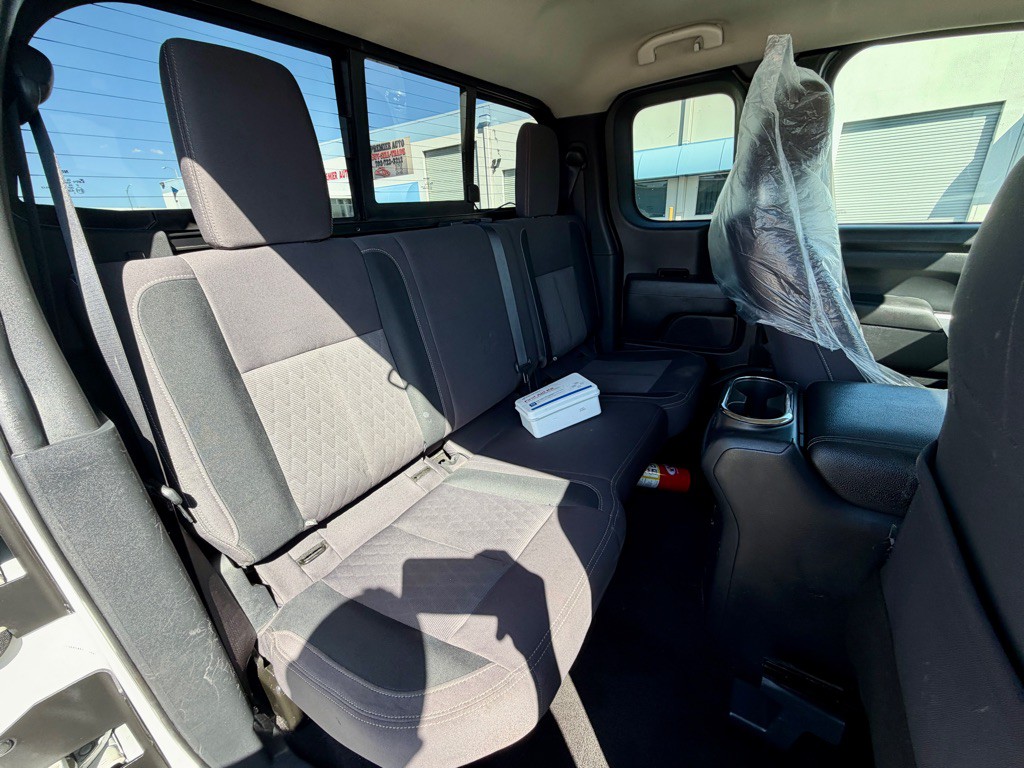 2020 Nissan Titan Image 24