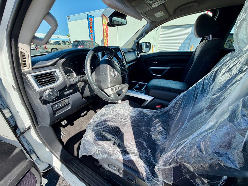 2020 Nissan Titan Image 27