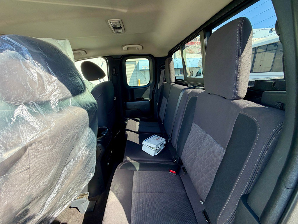 2020 Nissan Titan Image 30
