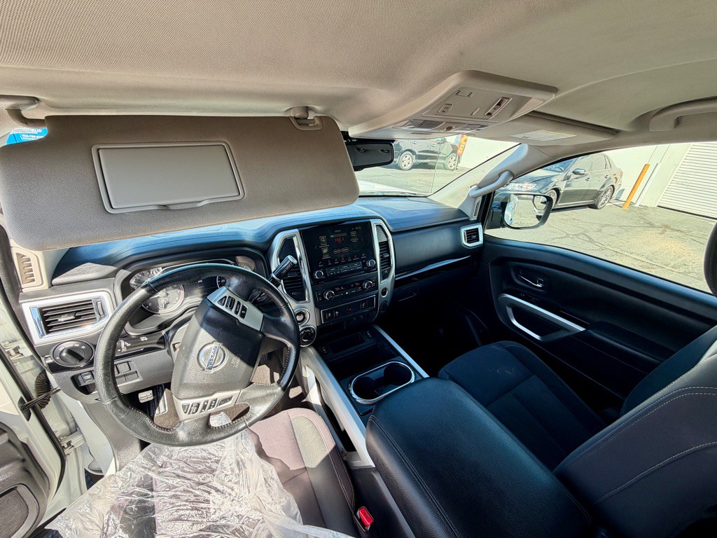2020 Nissan Titan Image 31