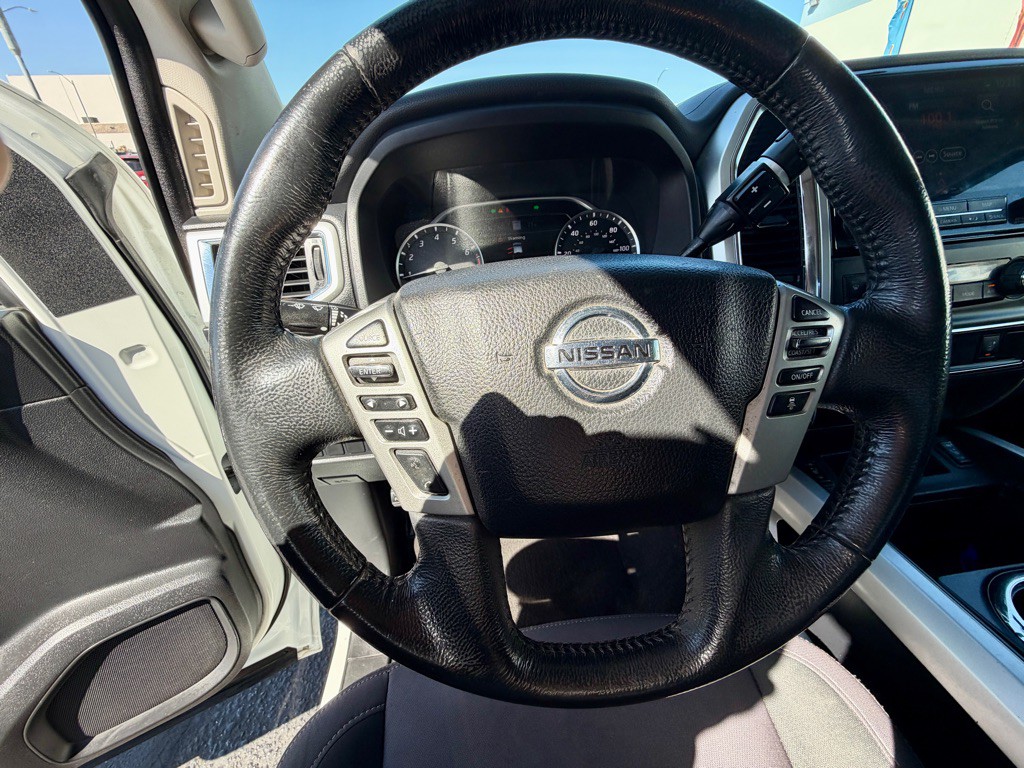 2020 Nissan Titan Image 35