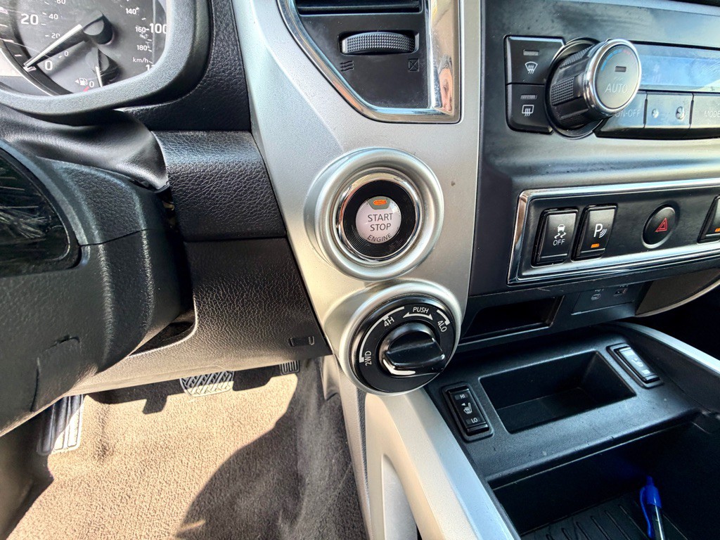 2020 Nissan Titan Image 37