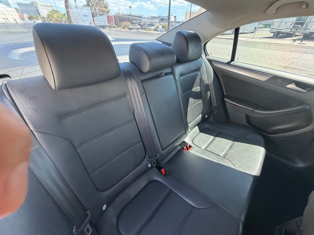 2014 Volkswagen Jetta Image 24