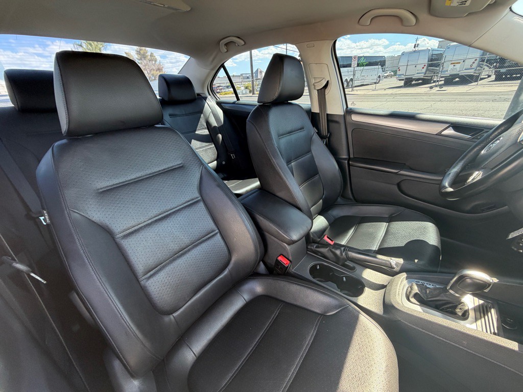 2014 Volkswagen Jetta Image 29