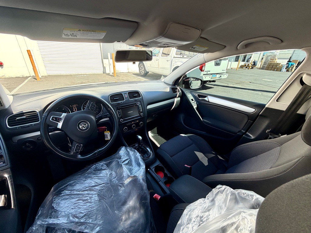 2013 Volkswagen Golf Image 16