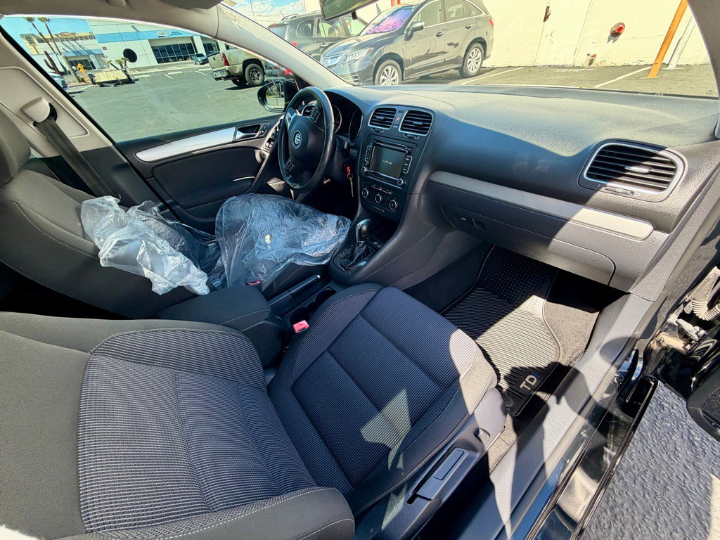 2013 Volkswagen Golf Image 27