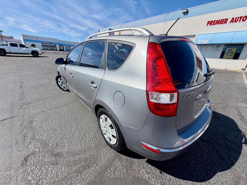 2011 Hyundai Elantra Image 5